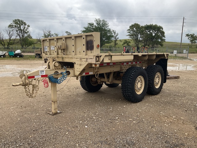US ARMY Tank Automotive Command M1095 MTV Cargo Trailer