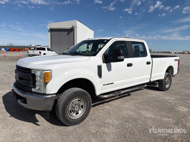 2017 Ford F-350 XL 4x4 Crew Cab Pickup