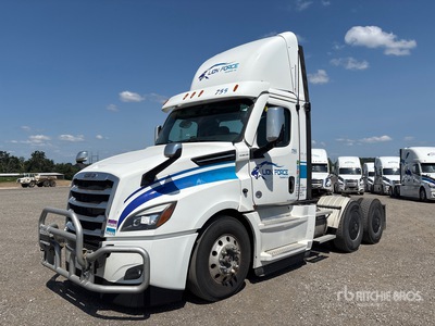 2022 Freightliner Cascadia 126 6x4 Day Cab Truck Tractor
