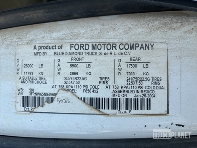 2004 Ford F 650 Flatbed Truck