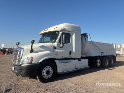 2012 Freightliner Cascadia 125 8x4 Sleeper Wywrotka Tri/A
