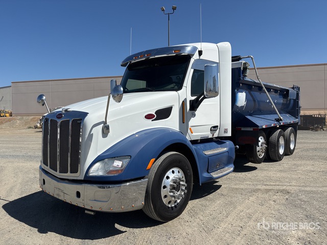 2015 Peterbilt 579 8x4 Tri/A Dump Truck
