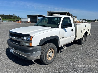 2003 Chevrolet Silverado 2500HD 4x4 Utility Truck