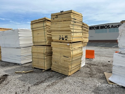 Quantity of (8) Pallets of Polyiso Insulation その他 - 店舗 & 倉庫