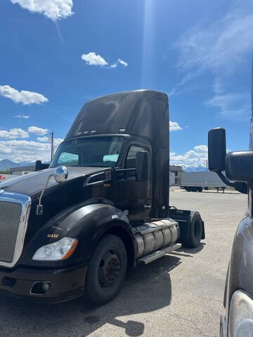 2019 Kenworth T680 S/A Day Cab Truck Tractor