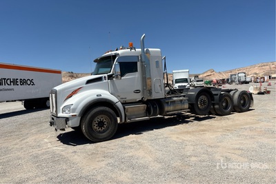 2019 Kenworth T880 8x4 Cabeza Tractora Cabina Dormitorio