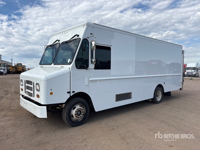 2017 Ford F59 4x2 Furgón de Reparto