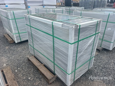 Quantity of (24) Solar Panels 産業関連 - その他