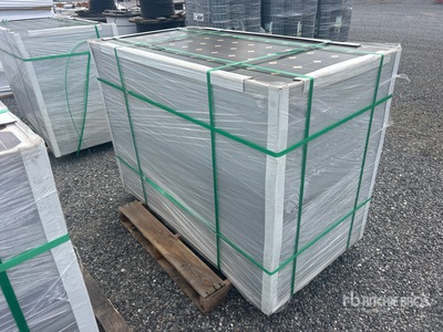 Quantity of (24) Solar Panels 産業関連 - その他