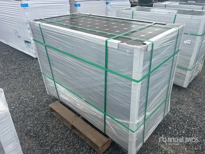 Quantity of (24) Solar Panels 産業関連 - その他