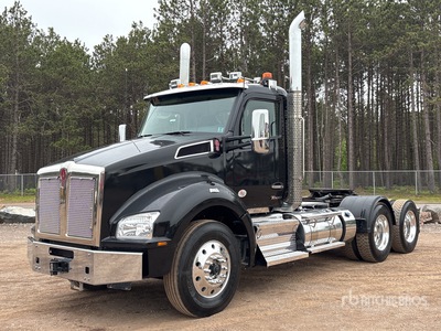 2025 Kenworth T880 6x4 T/A Day Cab Truck Tractor