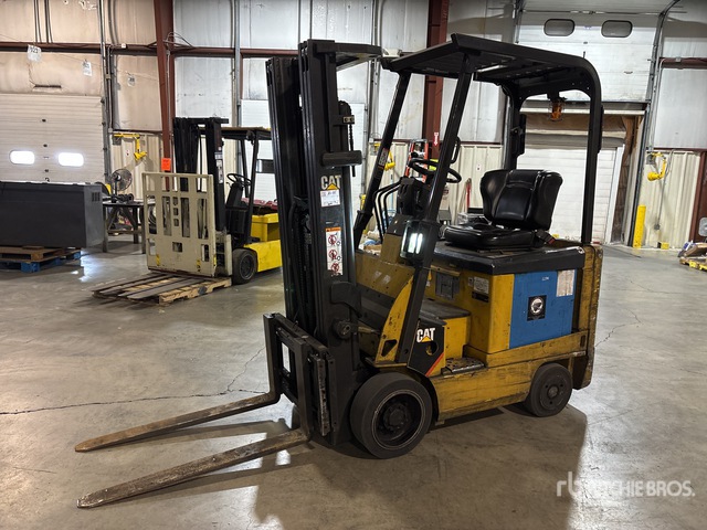 2010 Cat E3500 3050 lb Electric Forklift