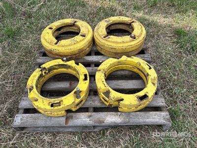 Quantity of (8) John Deere Tractor Weights その他 - 機械部品