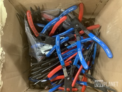 (21) Assorted Pliers