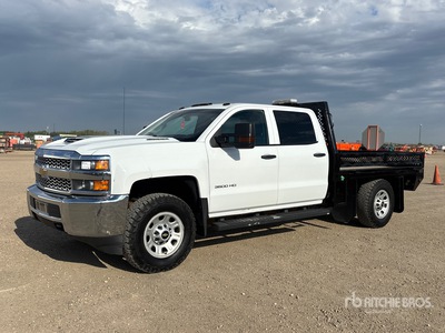 2019 Chevrolet Silverado 3500HD 4x4 Crew Cab Flatbed Truck