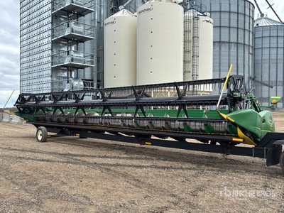 2004 John Deere 635F 35 ft Flex Combine Header