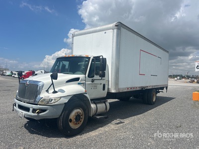 2013 International 4300 4x2 Kastenwägen