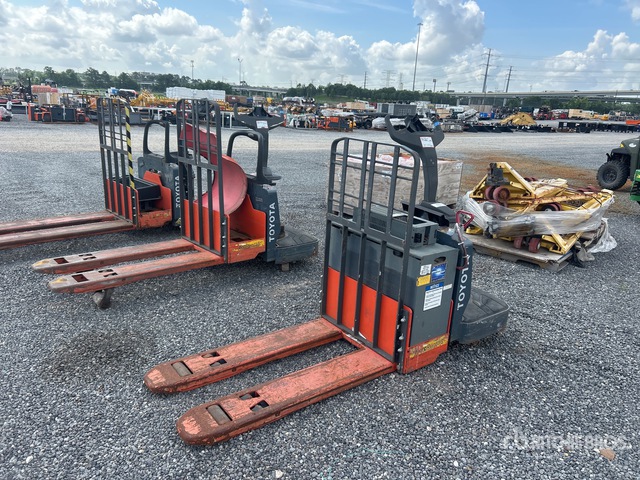 2021 Toyota 8HBE30 6000 lb Electric Pallet Jack (Inoperable)