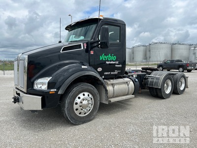 2022 Kenworth T880 6x4 T/A Day Cab Truck Tractor