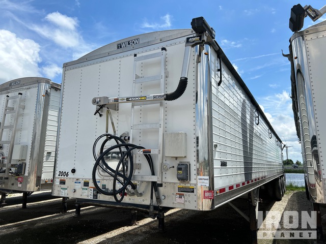 2022 Wilson DWBT-650 50 ft Tri/A Live Bottom Grain Trailer