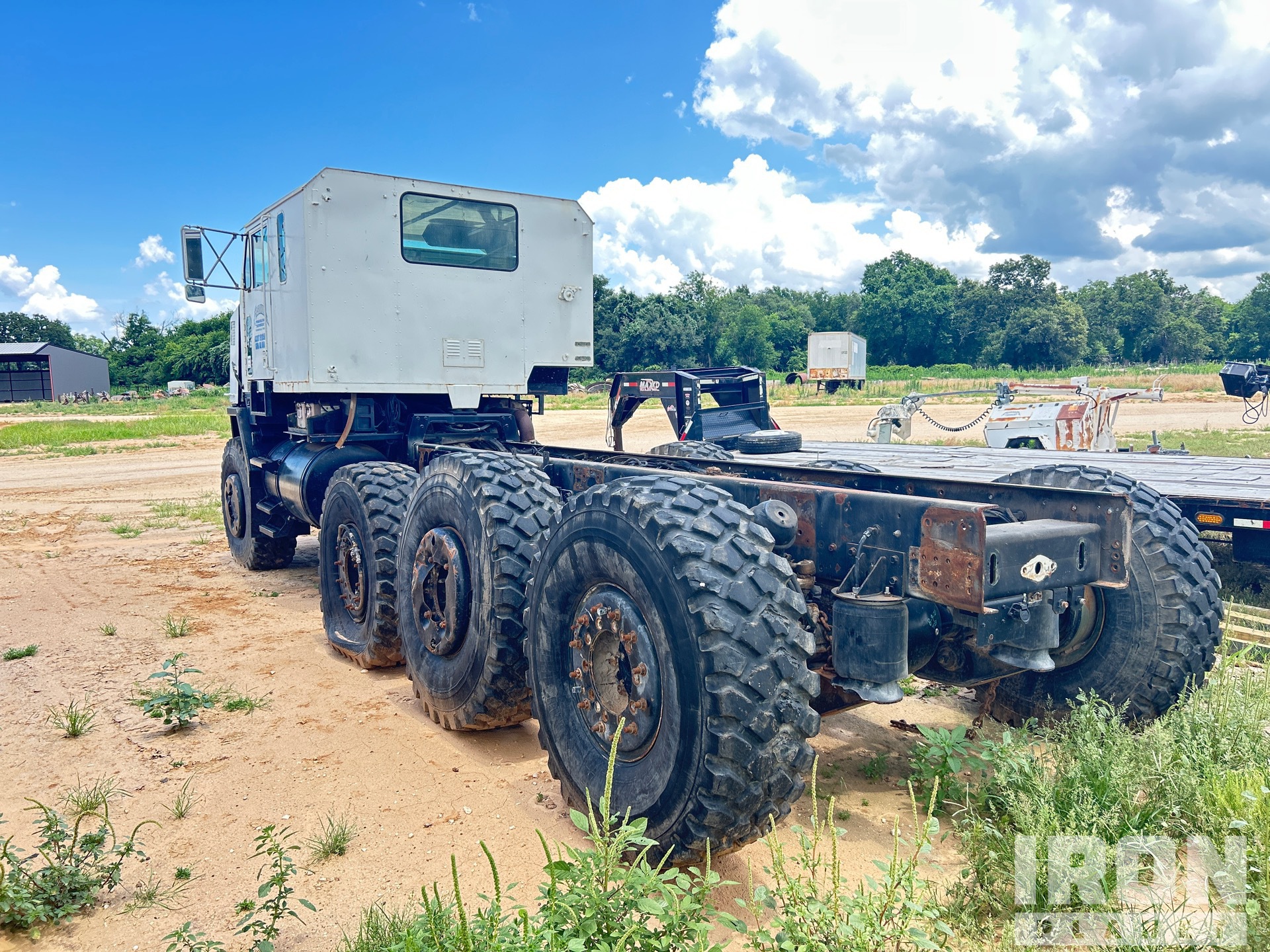 1993 Oshkosh M1070 8x4 Cab and Chassis in Stephenville, Texas