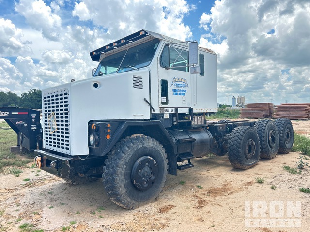 1993 Oshkosh M1070 8x4 Cab and Chassis in Stephenville, Texas