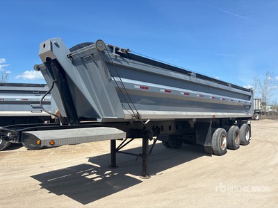 2003 Arnes 30 ft Tri/A End Dump Trailer