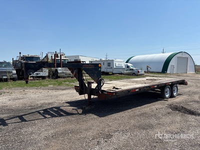 2009 Home Built 22 ft T/A Gooseneck Flatbed Trailer