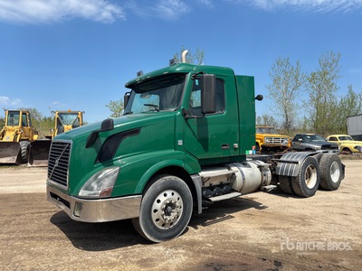 2010 Volvo VNL 6x4 Tracteur routier
