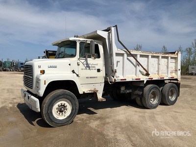 1996 Ford L8000 6x4 3-Achs Kipper-Lkw