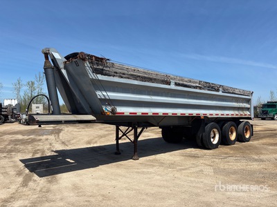1994 Midland 30 ft Tri/A End Dump Trailer
