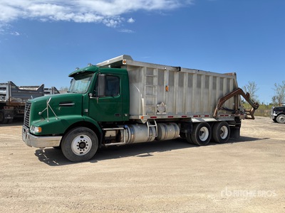 2011 Volvo VHD 6x4 Rear Loader Camion de ramassage des ordures ménagères