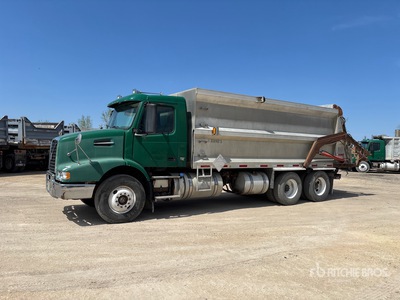 2011 Volvo VHD 6x4 Rear Loader Camion de ramassage des ordures ménagères