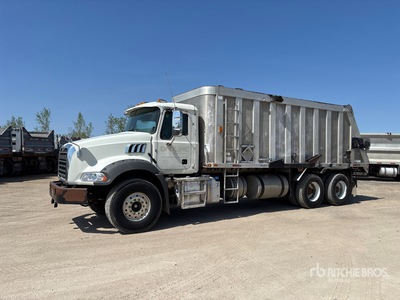 2016 Mack GU813 6x4 Rear Loader Waste Collection Truck