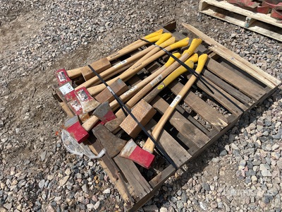Quantity of (13) Axes أدوات يدوية متنوعة