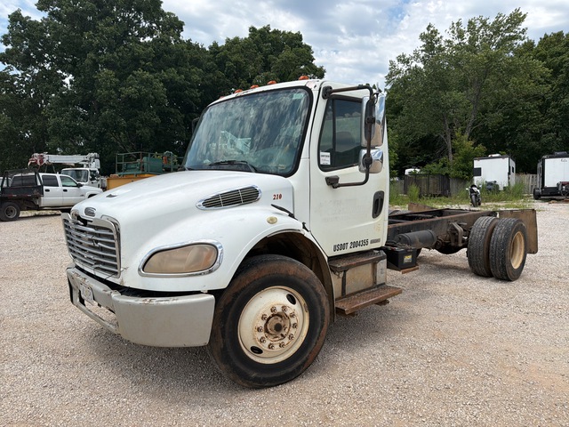 2009 Freightliner M2 106 4x2 Cab and Chassis