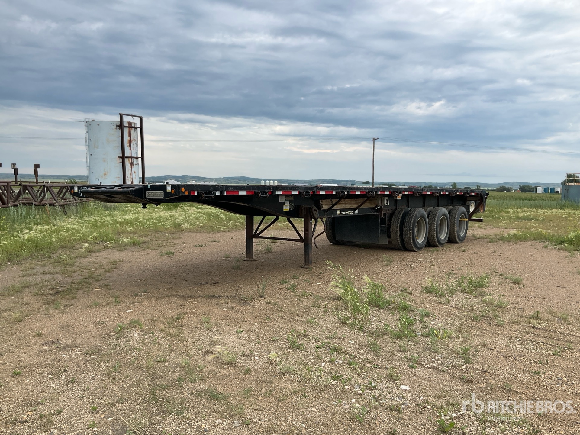 2011 Lode King 44 ft Tri/A Flatbed Oilfield Trailer