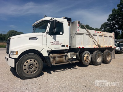 2007 Volvo VHD 8x4 Tri/A Dump Truck