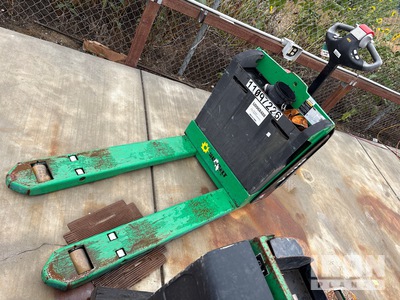 2023 Yale MPB045VGN24T2646 4510 lb Pallet Jack