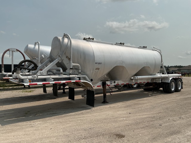 2010 Heil 1040 cft T/A Pneumatic Bulk Trailer 2010 Heil 1040 cft T/A Pneumatic Bulk Trailer