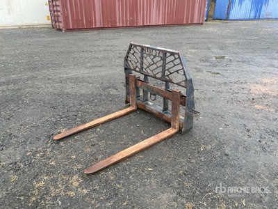 Kubota S6621 48 in Forche per mini pala