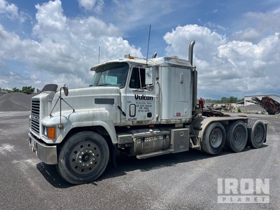 2000 Mack CH613 8x4 Tri/A Slaapcabine Tractor