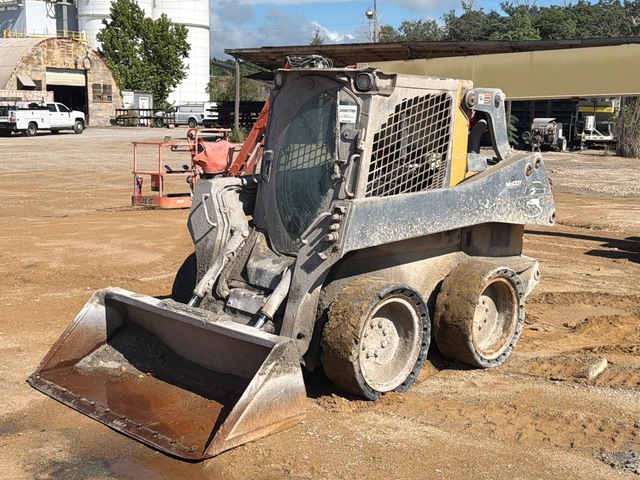 2022 John Deere 320G Skid Steer Loader 2022 John Deere 320G Skid Steer Loader