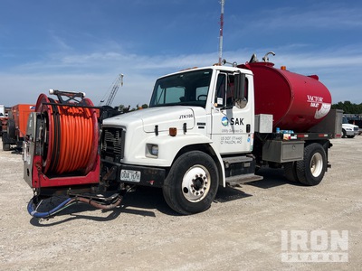 Vactor F8015 on 2002 Freightliner FL 70 4x2 下水工事用トラック