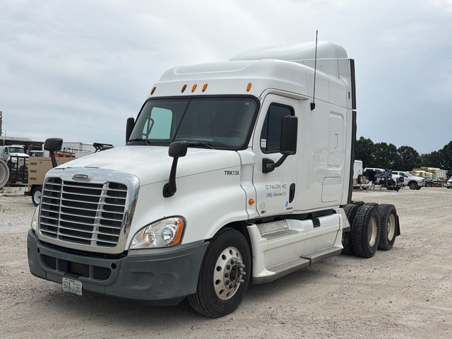 2012 Freightliner Cascadia 6x4 T/A Sleeper Truck Tractor