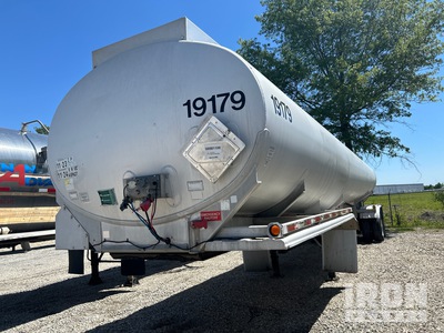 2000 Fruehauf 9200 gal T/A Tanker Trailer