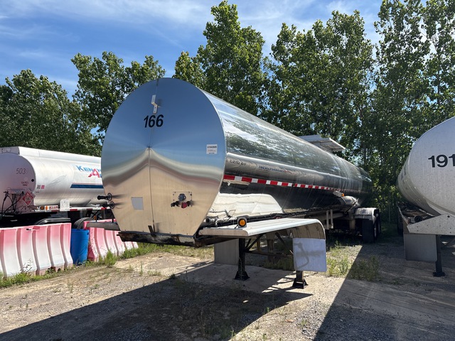 2001 Tremcar 6700 gal T/A Tanker Trailer