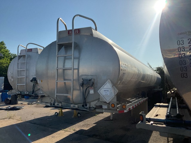 1998 Heil 9200 gal T/A Tanker Trailer
