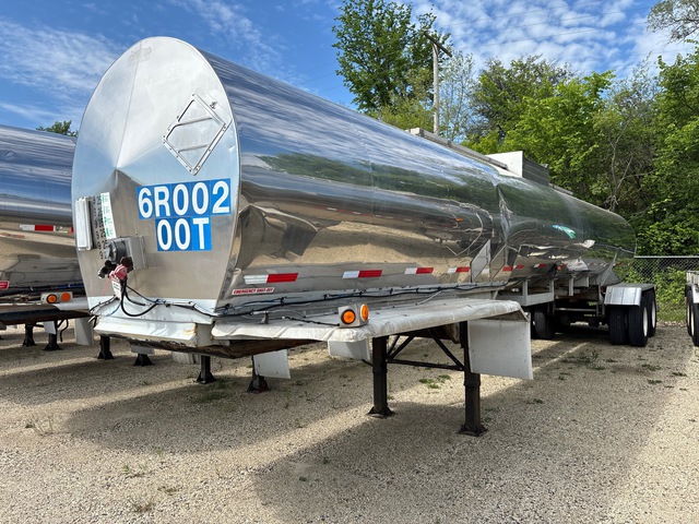 1985 STE 5500 gal T/A Tanker Trailer