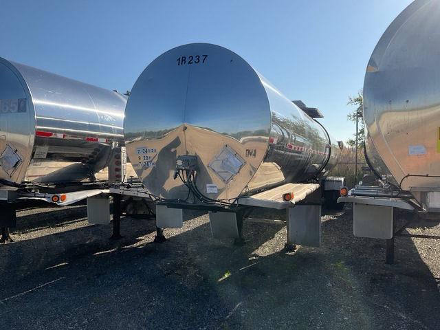 1988 Polar 7000 gal T/A Tanker Trailer